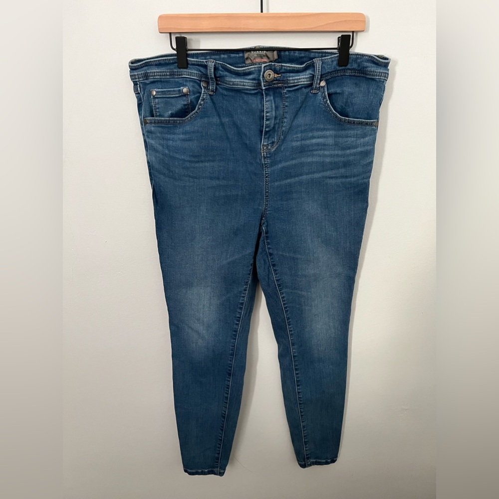 Midfit size 16 Torrid jean